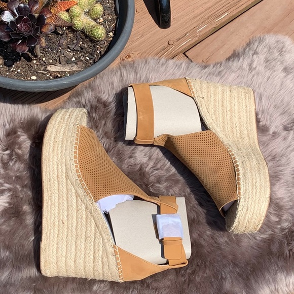 Marc Fisher LTD Annie Perforated Espadrille Wedge - Picture 4 of 8